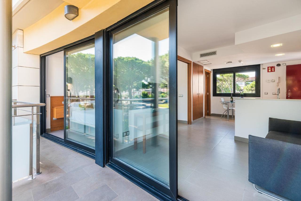 Aparthotel Las Palmeras Castelldefels Zewnętrze zdjęcie